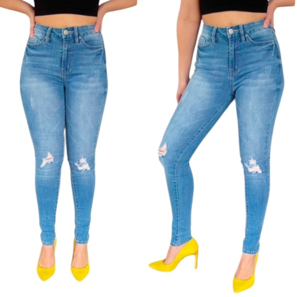 YMI curvy fit light wash high rise ripped knee skinny jeans size 25